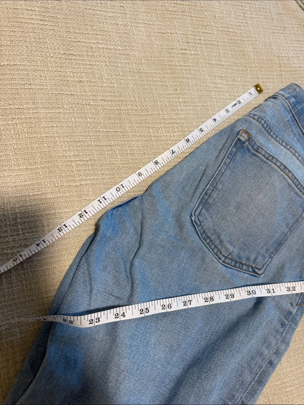 Abercrombie & Fitch the mom light blue denim high-rise jeans